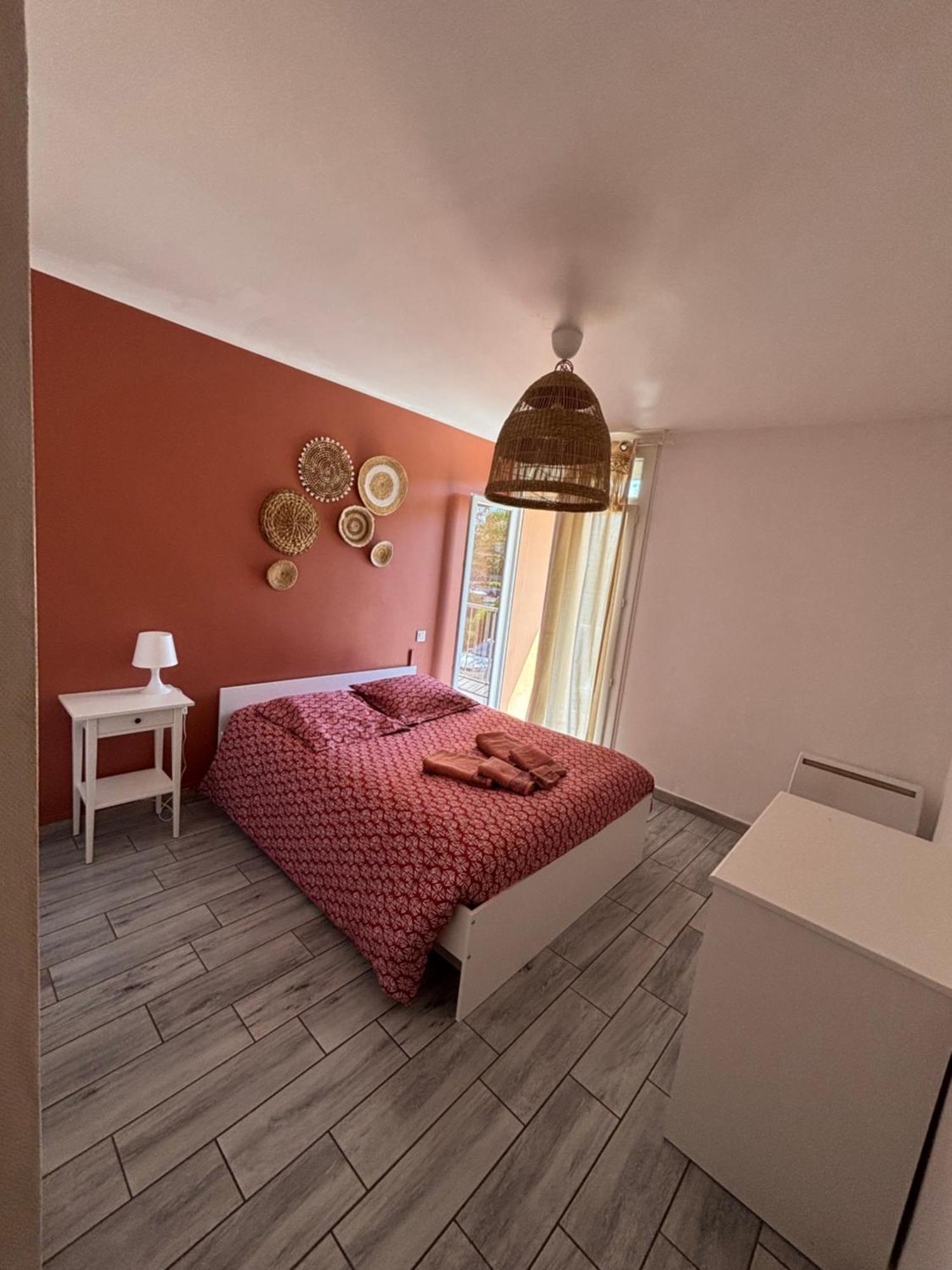 Appartement Le Cocon D'oce - Wifi, Parking, Arrivee Autonome, A 15 Minutes De La Béziers